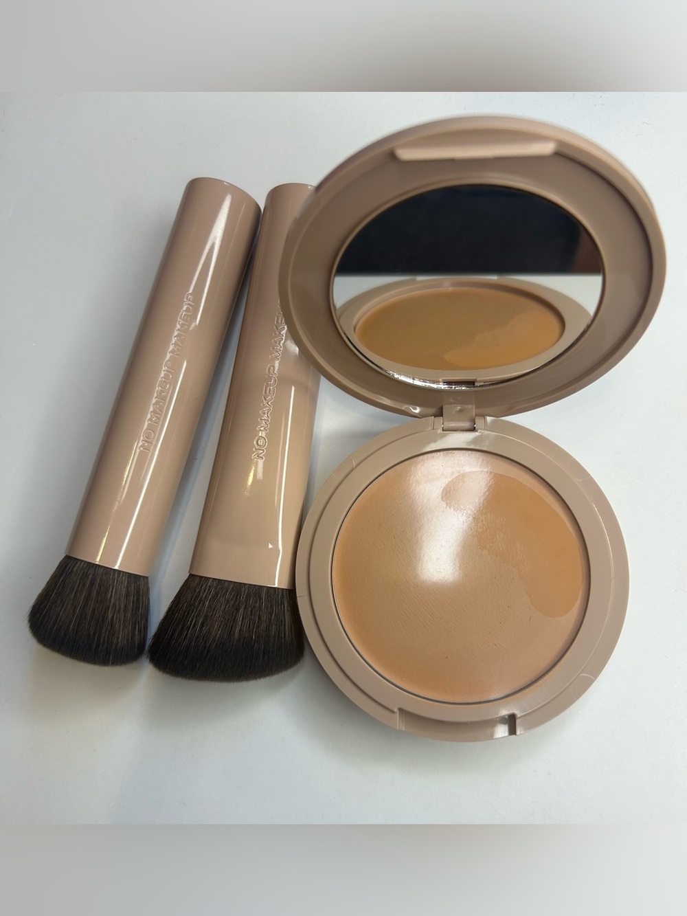 No Makeup Makeup Foundation Compact & Dual Brush Set-Medium